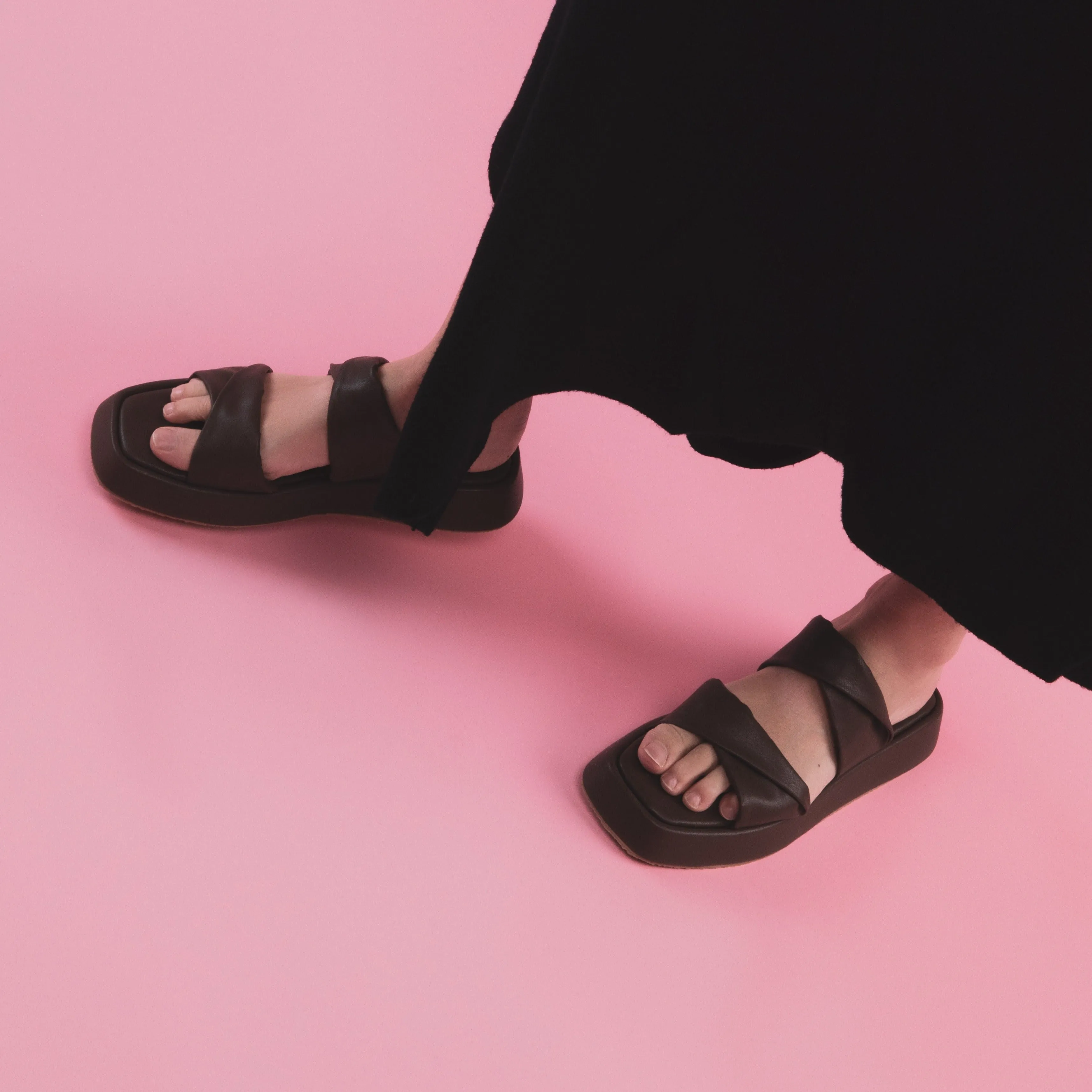 AIKO Flat Sandal - Black